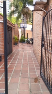 SPLENDID FAMILY HOUSE